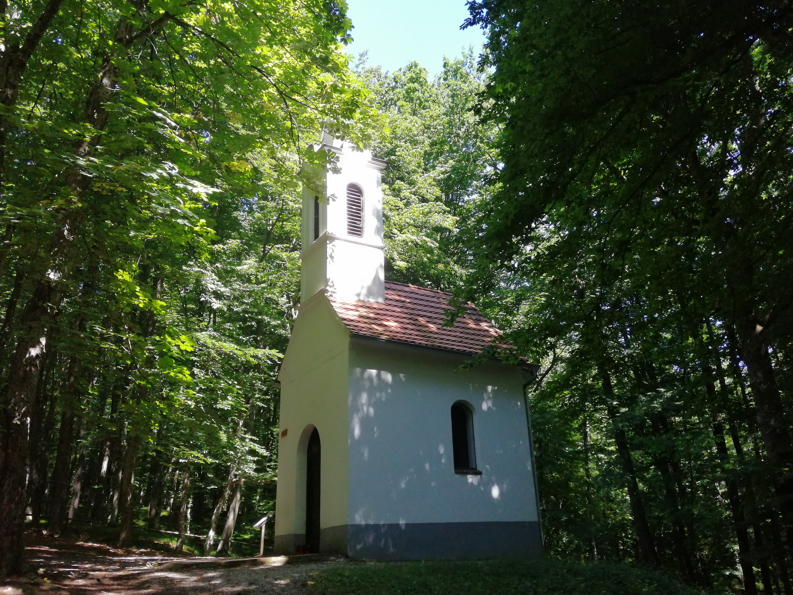 Bukovniško jezero kapela