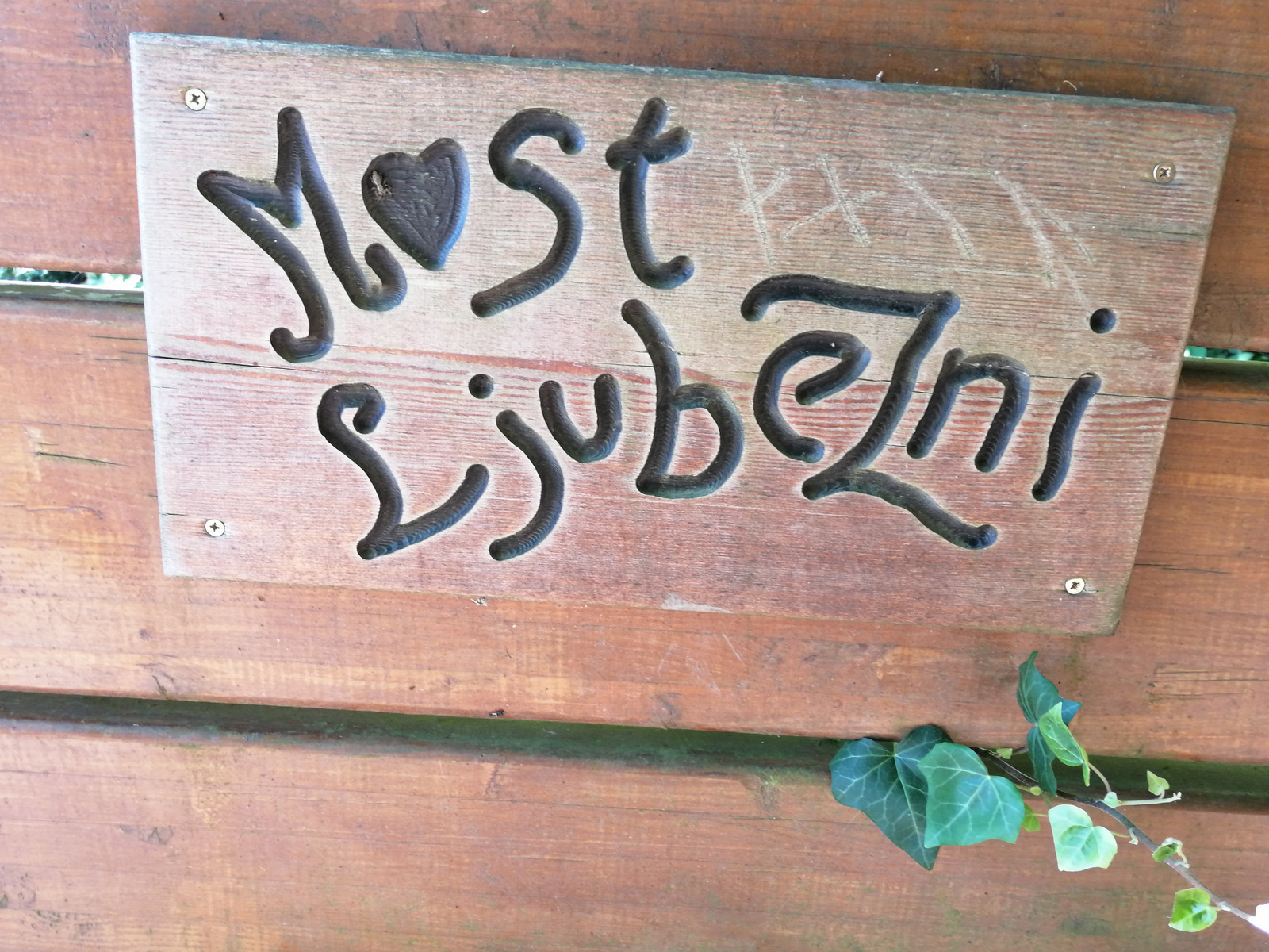 Bukovniško jezero most ljubezni