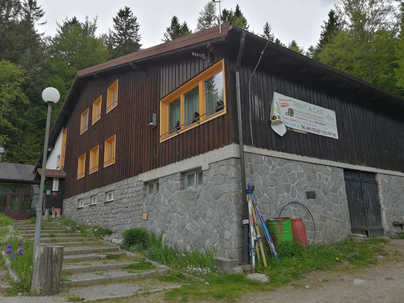 Planinski Dom na Osankarici